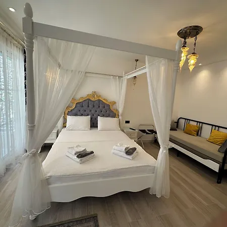 Grand Butik Αλακάτι