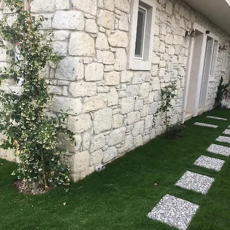 Grand Butik Αλακάτι