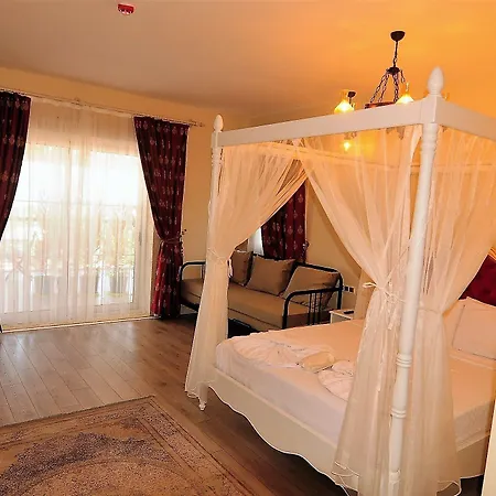 Grand Butik فندق ألاتشاتي